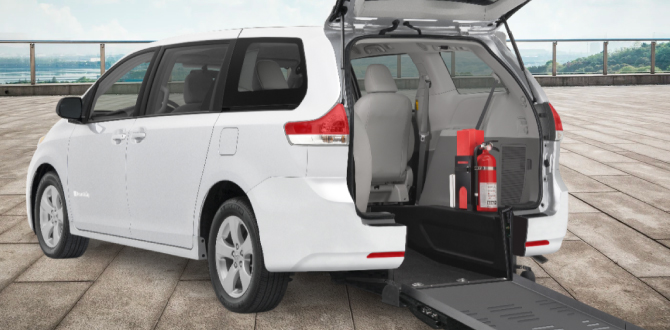 Toyota Sienna Hybrid – BraunAbility Rear Entry