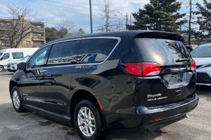2023 Chrysler Pacifica with Braun Power Side-Entry