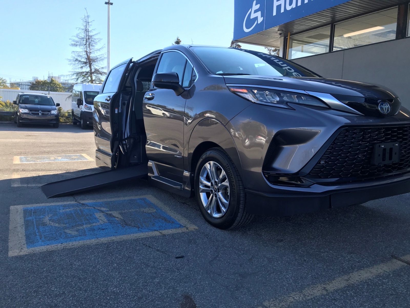 2022 Toyota Sienna - VMI Power Infloor